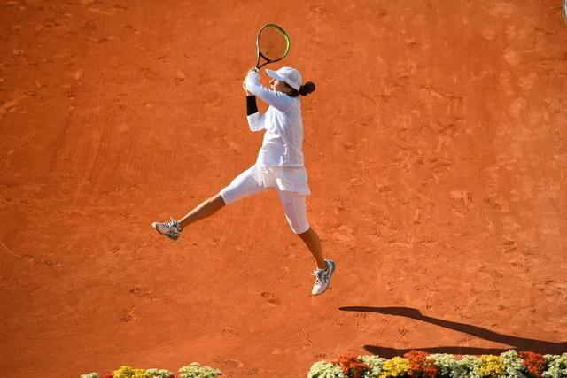 年轻选手逐 年轻选手逐